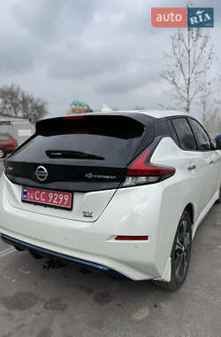Хетчбек Nissan Leaf 2021 в 