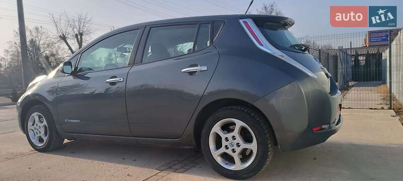 Хэтчбек Nissan Leaf 2014 в Луцке