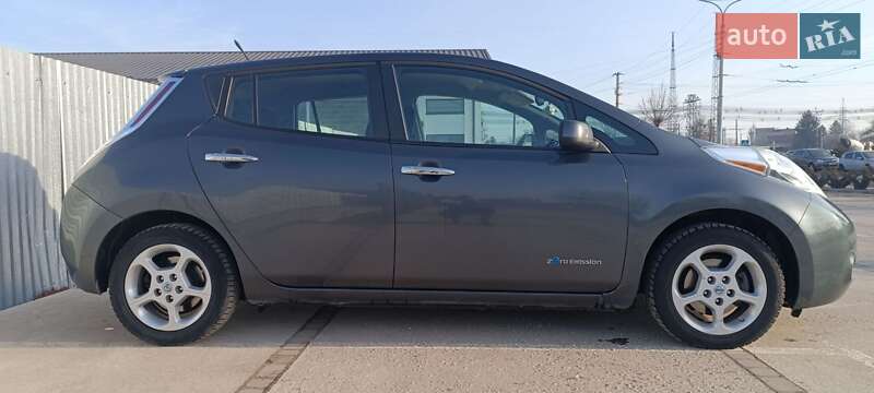 Хэтчбек Nissan Leaf 2014 в Луцке