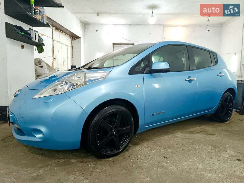 Хетчбек Nissan Leaf 2014 в Києві фото 24 Хетчбек Nissan Leaf 2014 в Києві
