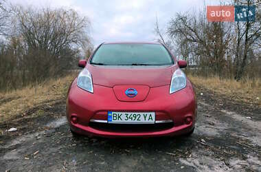 Хэтчбек Nissan Leaf 2015 в Довбыше