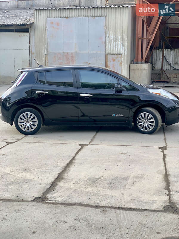 Хетчбек Nissan Leaf 2014 в Києві