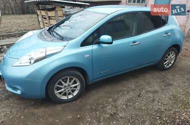 Хэтчбек Nissan Leaf 2016 в 