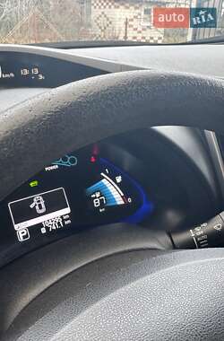 Хэтчбек Nissan Leaf 2014 в 