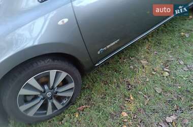 Хэтчбек Nissan Leaf 2014 в 
