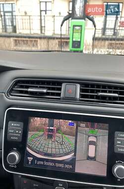 Хэтчбек Nissan Leaf 2019 в 