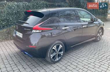 Хэтчбек Nissan Leaf 2019 в 