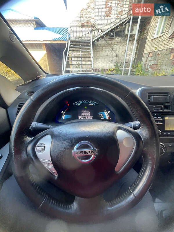 Хэтчбек Nissan Leaf 2014 в Славянске