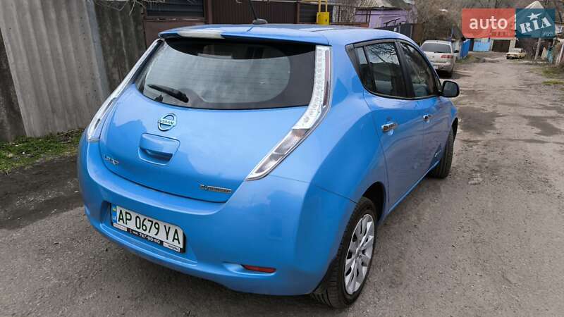 Хэтчбек Nissan Leaf 2013 в Запорожье