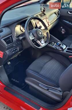 Хэтчбек Nissan Leaf 2019 в 
