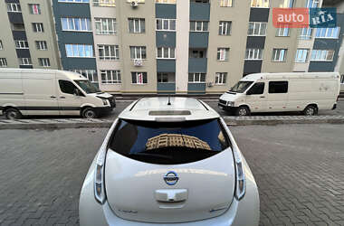 Хэтчбек Nissan Leaf 2015 в 