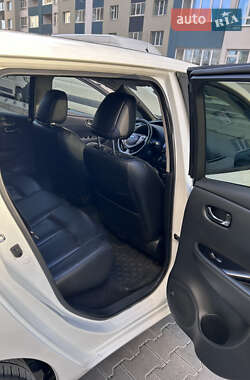 Хэтчбек Nissan Leaf 2015 в 