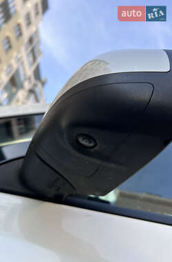 Хэтчбек Nissan Leaf 2015 в 