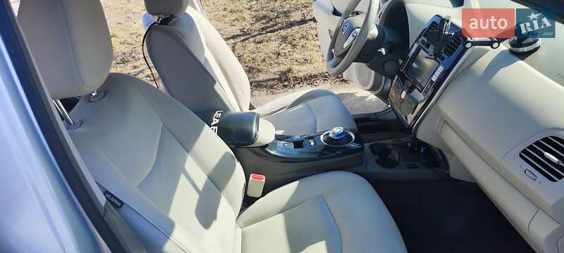 Хэтчбек Nissan Leaf 2012 в Виннице
