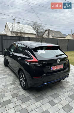 Хэтчбек Nissan Leaf 2020 в 