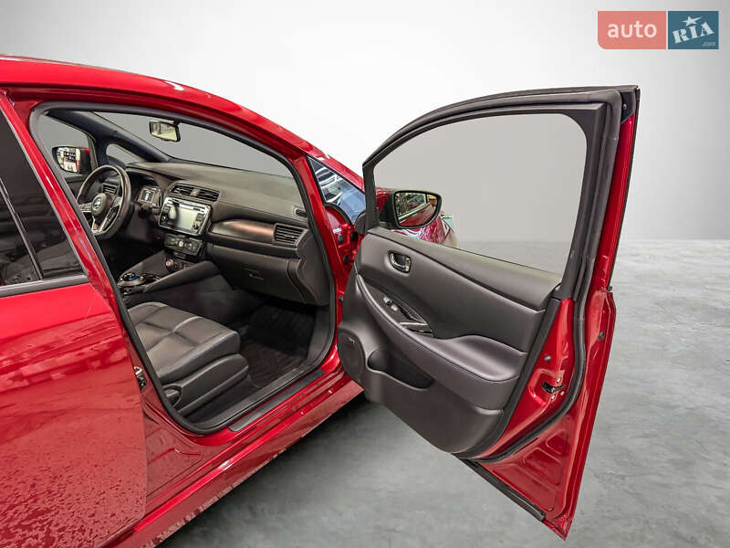 Хетчбек Nissan Leaf 2018 в Києві