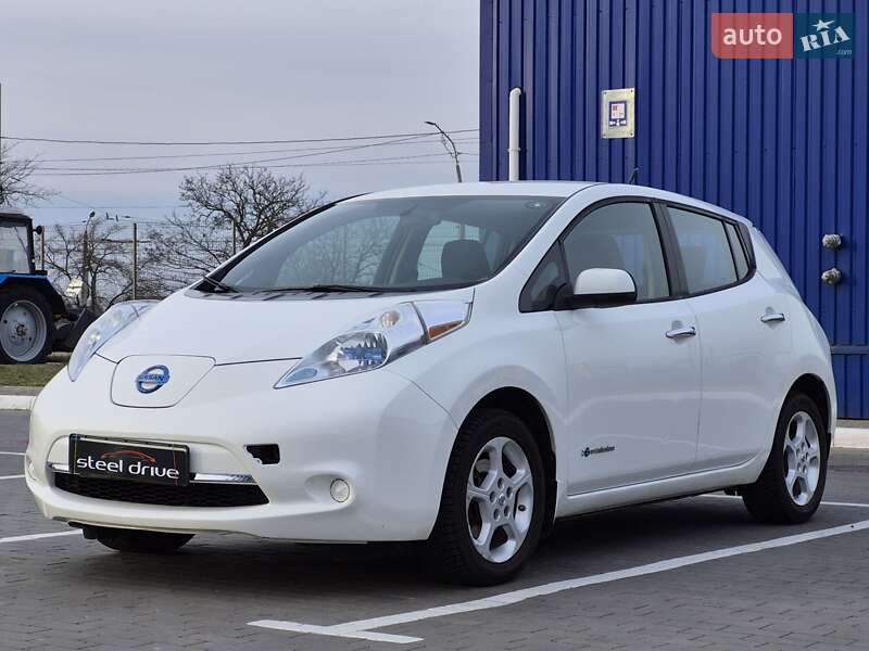 Хетчбек Nissan Leaf 2013 в Миколаєві