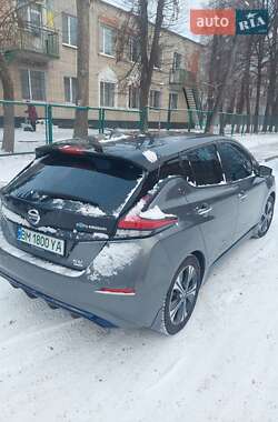 Хэтчбек Nissan Leaf 2021 в 