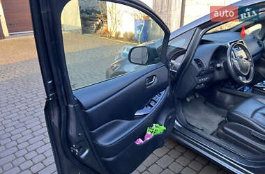 Хэтчбек Nissan Leaf 2014 в 