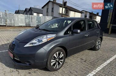 Хэтчбек Nissan Leaf 2013 в 