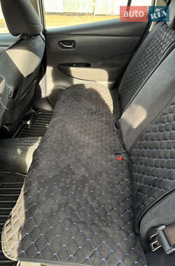 Хэтчбек Nissan Leaf 2013 в 