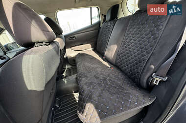 Хэтчбек Nissan Leaf 2013 в 