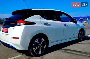 Хэтчбек Nissan Leaf 2019 в 