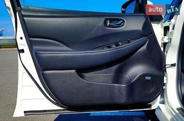 Хэтчбек Nissan Leaf 2019 в 