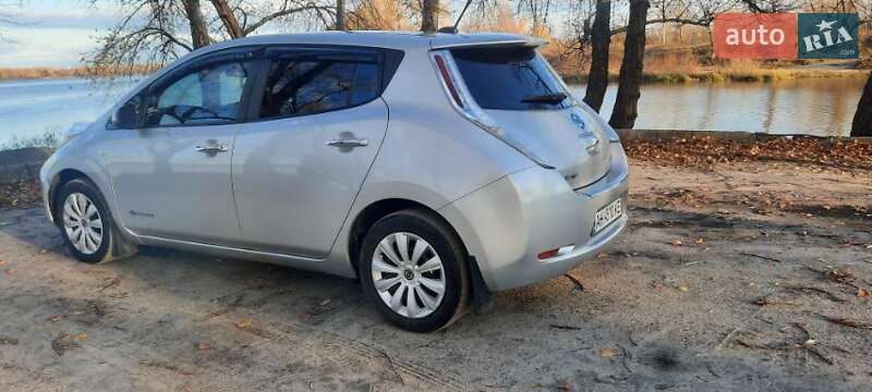 Хетчбек Nissan Leaf 2014 в Кременчуці