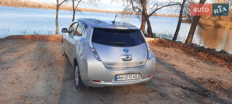 Хетчбек Nissan Leaf 2014 в Кременчуці