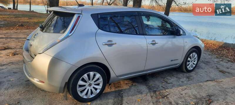 Хетчбек Nissan Leaf 2014 в Кременчуці