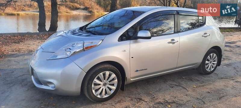 Хетчбек Nissan Leaf 2014 в Кременчуці