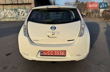 Хетчбек Nissan Leaf 2015 в Дніпрі