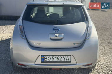 Хэтчбек Nissan Leaf 2013 в 