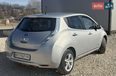 Хэтчбек Nissan Leaf 2013 в 