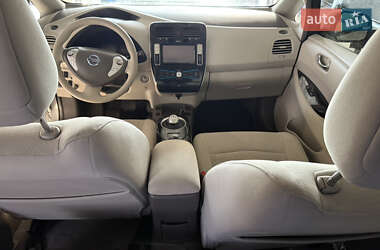 Хэтчбек Nissan Leaf 2013 в 