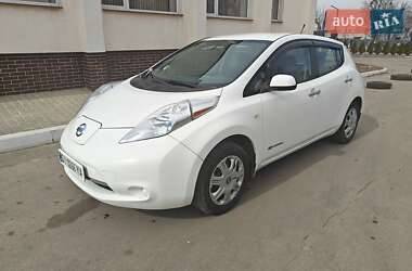 Хэтчбек Nissan Leaf 2014 в 