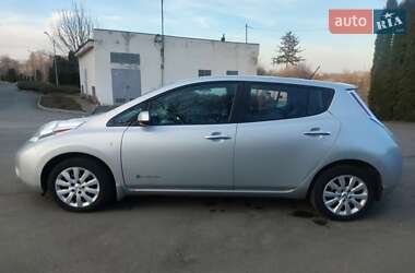 Хэтчбек Nissan Leaf 2015 в 