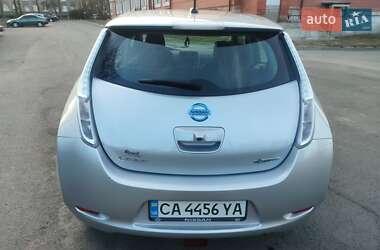 Хэтчбек Nissan Leaf 2015 в 