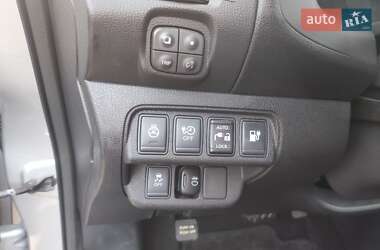 Хэтчбек Nissan Leaf 2015 в 