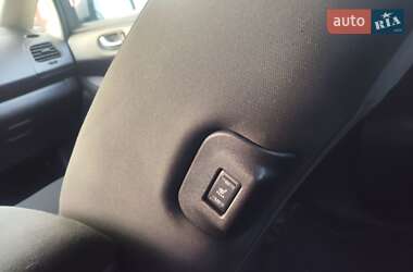 Хэтчбек Nissan Leaf 2015 в 