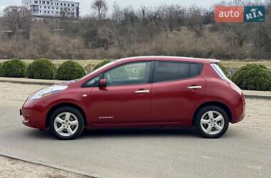 Хетчбек Nissan Leaf 2015 в Дніпрі