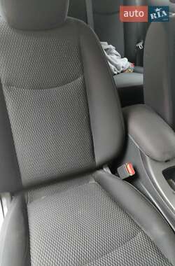 Хэтчбек Nissan Leaf 2014 в 