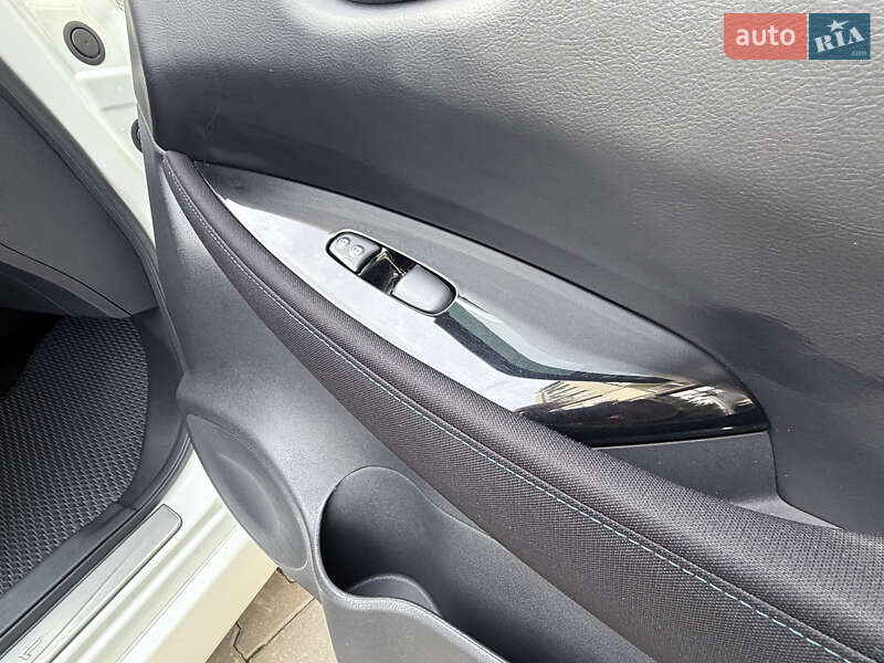 Хетчбек Nissan Leaf 2019 в Одесі