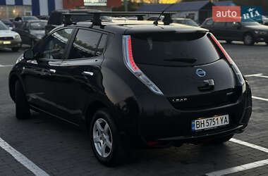 Хетчбек Nissan Leaf 2013 в 