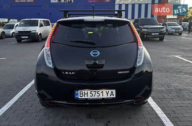 Хетчбек Nissan Leaf 2013 в 