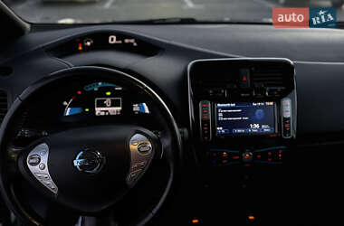 Хетчбек Nissan Leaf 2013 в 