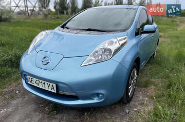 Хэтчбек Nissan Leaf 2014 в 
