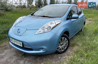Хэтчбек Nissan Leaf 2014 в 