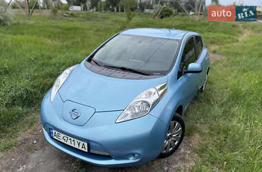 Хэтчбек Nissan Leaf 2014 в 